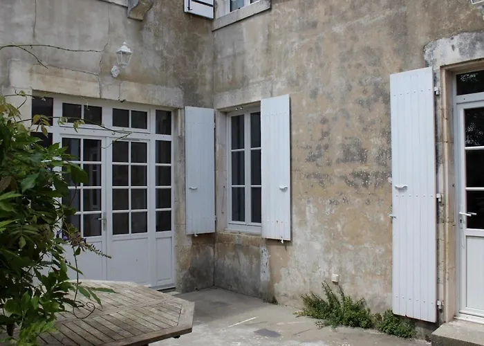 Maison De Maître à Saint-georges-d'oléron - 18 Couchages - Animaux Admis - Fr-1-246a-61 * Saint-Georges-d'Oleron